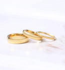Anel TIGRADE de titânio, 2 mm, 4 mm e 6 mm, banhado a ouro 14K, com acabamento polido e formato de cúpula, para homens e mulheres, tamanho único (3 a 13,5).